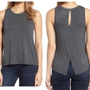 Halogen Sleeveless Keyhole Crewneck
Vented Back Tank Women’s Size Large in Gray